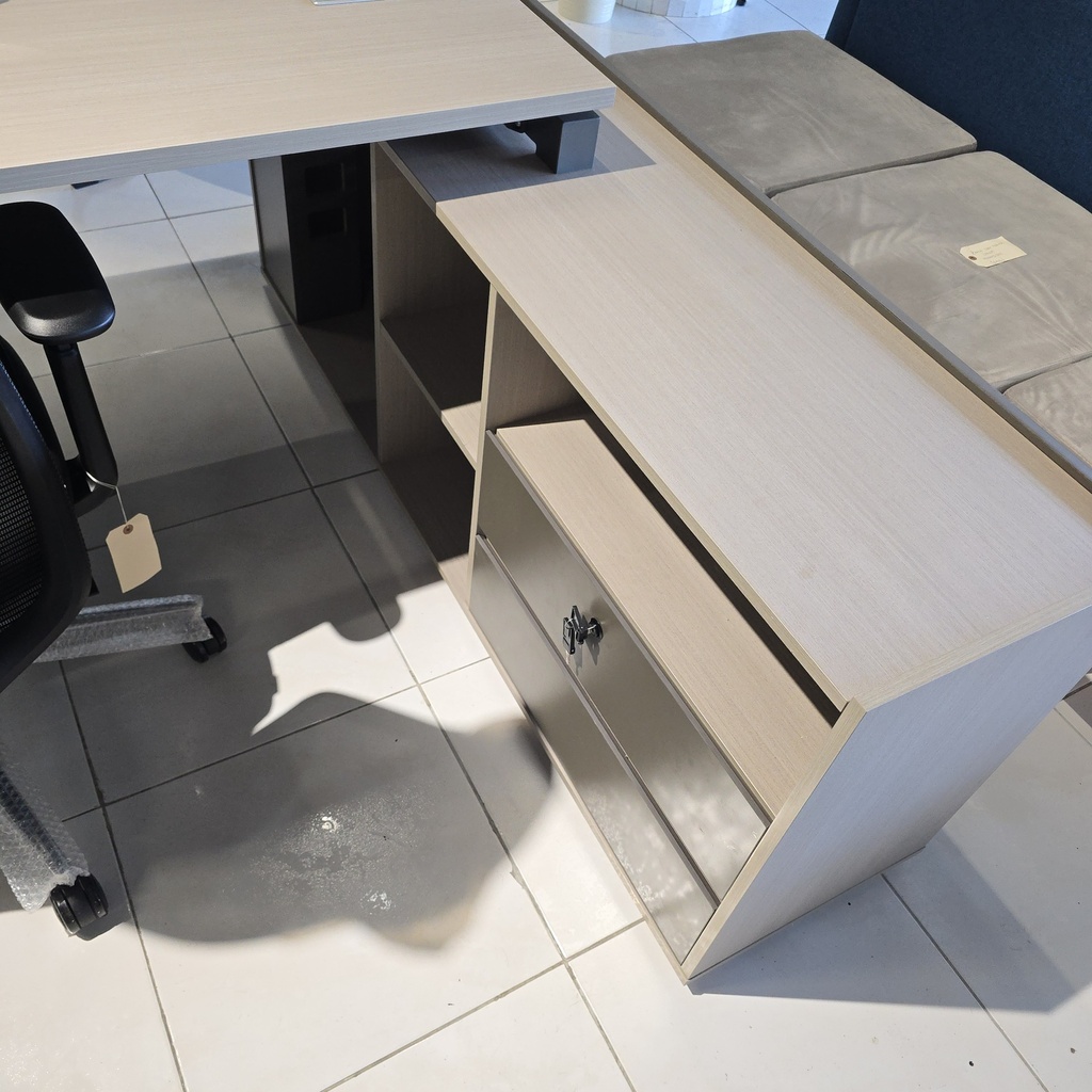 MESA ESCRITORIO EJECUTIVO MOD. ELEMENT  - 31" X71"  - TOPE MADERA CLARA - PATA GRIS OSCURO (SY-BT8815-18) 
