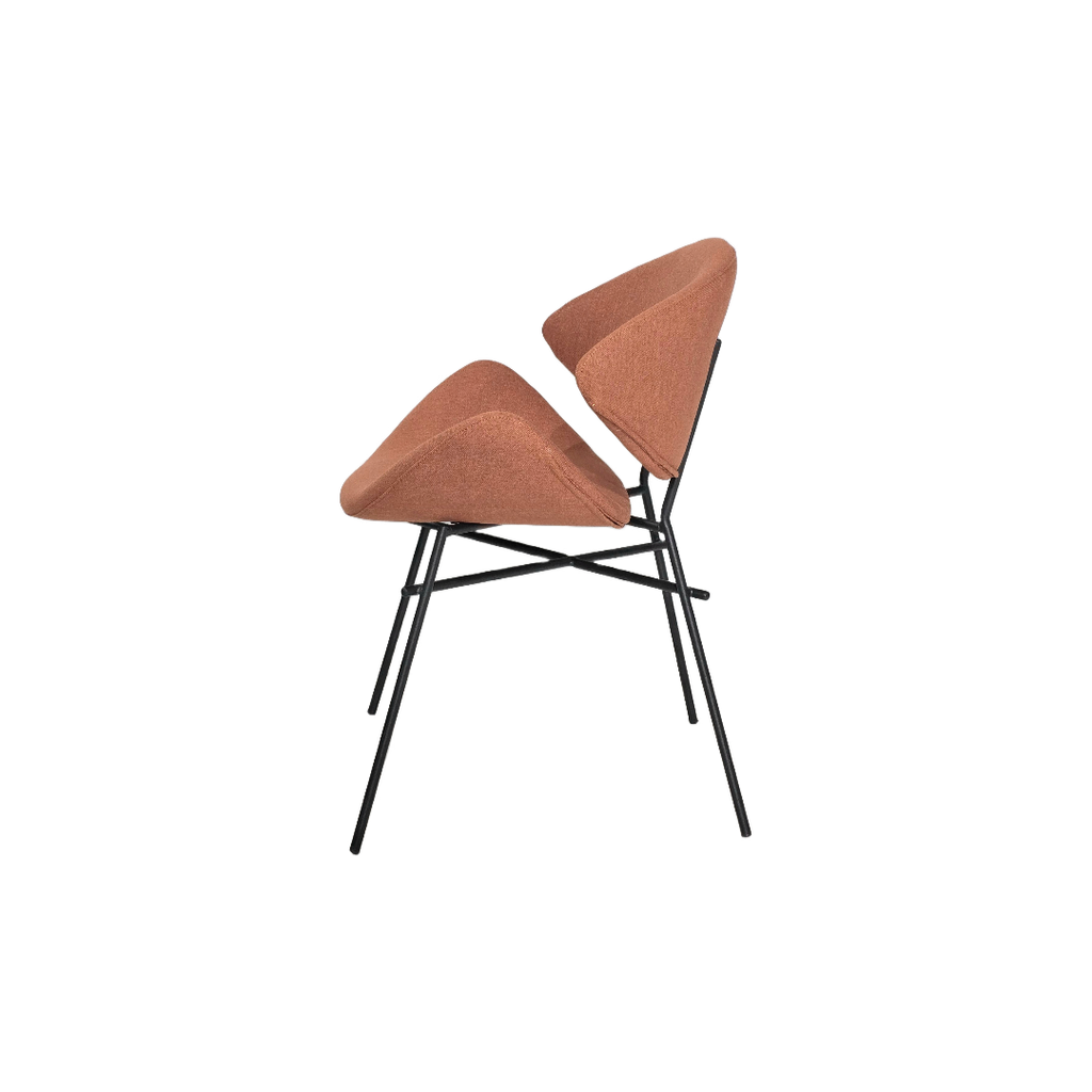 BUTACA MOD. VIRO (392)  - MEDIDAS: 23"X26"X32"- TAPIZADA EN TELA NARANJA (ZB07)- ESTRUCTURA METAL NEGRA